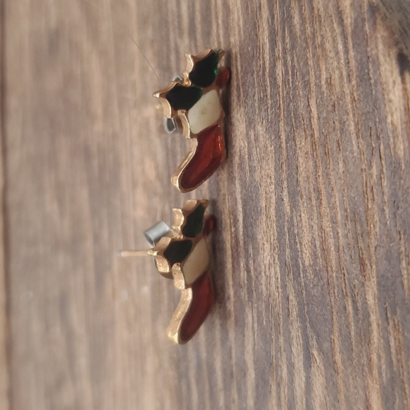 E340 Christmas stocking earrings nwt - Picture 2 of 2